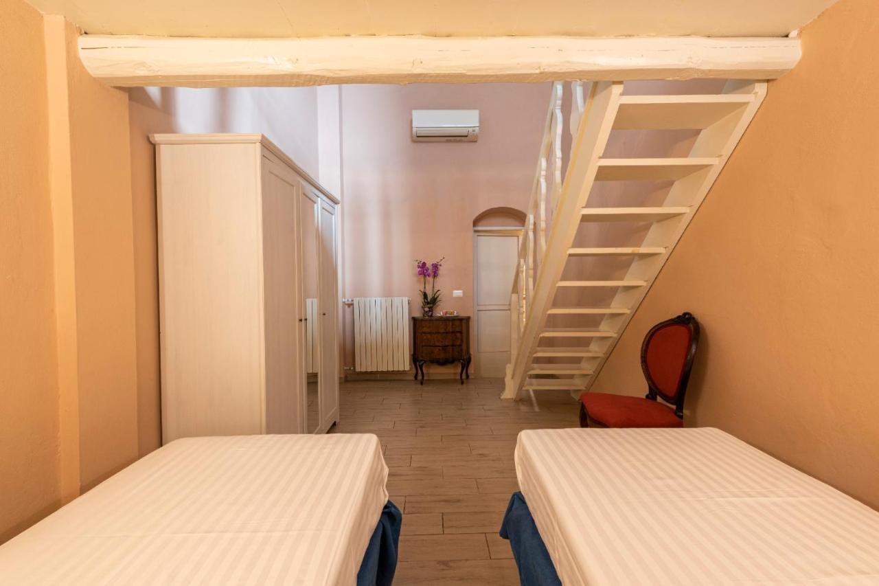 Apartments Florence- Palazzo Pitti ภายนอก รูปภาพ